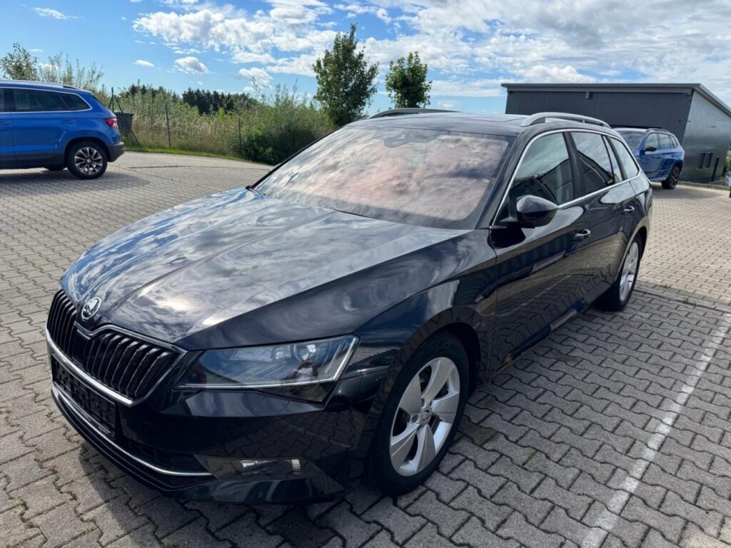 SKODA Superb Combi Style 4x4 Panoramadach TDI -Tüv 202