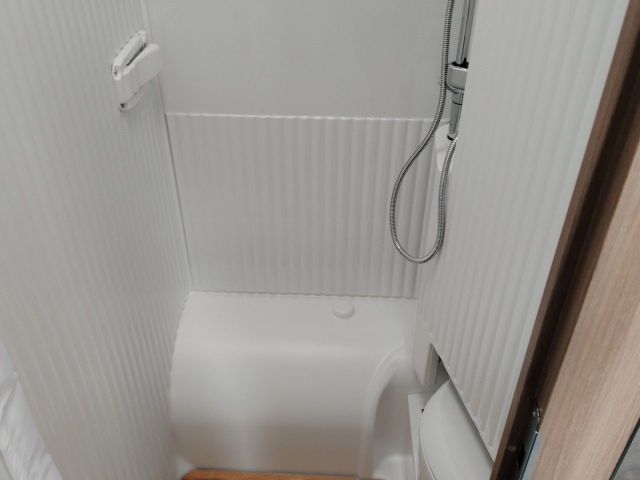CARADO V 347 PRO+ Clever-Lift-Bett Schwenk-Bad - Bild 15