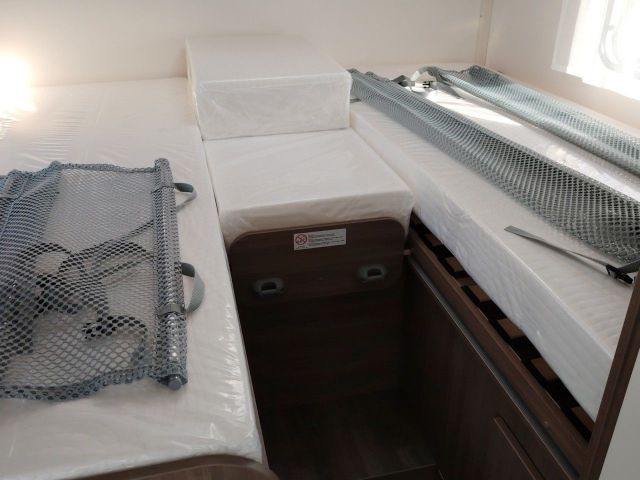 CARADO V 347 PRO+ Clever-Lift-Bett Schwenk-Bad - Bild 17